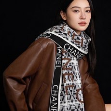 高级成衣系列~Chanel 【140双面同色丝绒披肩】此系列谱写一曲自由轻灵的赞歌本系列作品创新演绎品牌 高级成衣系列~Chanel 【140双面同色丝绒披肩】此系列谱写一曲自由轻灵的赞歌本系列作品创新演绎品牌