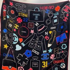 高级成衣系列~Chanel 【140双面同色丝绒披肩】此系列谱写一曲自由轻灵的赞歌本系列作品创新演绎品牌 高级成衣系列~Chanel 【140双面同色丝绒披肩】此系列谱写一曲自由轻灵的赞歌本系列作品创新演绎品牌
