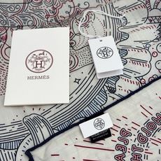“正在接通中”140方巾~Hermes 手工卷边丝绒方巾(30%桑蚕丝70%羊绒)这款爱马仕的经典单品展 “正在接通中”140方巾~Hermes 手工卷边丝绒方巾(30%桑蚕丝70%羊绒)这款爱马仕的经典单品展