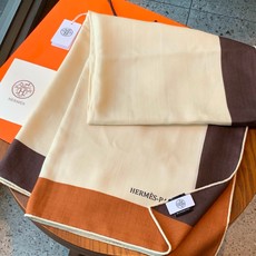 上新❤️ 【▪️摩登重磅圈C位!官网已断货,各种加价都巨难买!!!Hermes 秋冬首款140羊绒真丝围 上新❤️ 【▪️摩登重磅圈C位!官网已断货,各种加价都巨难买!!!Hermes 秋冬首款140羊绒真丝围