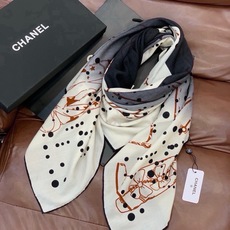 高级成衣系列~Chanel 【140双面同色丝绒披肩】此系列谱写一曲自由轻灵的赞歌本系列作品创新演绎品牌 高级成衣系列~Chanel 【140双面同色丝绒披肩】此系列谱写一曲自由轻灵的赞歌本系列作品创新演绎品牌