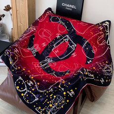 高级成衣系列~Chanel 【140双面同色丝绒披肩】此系列谱写一曲自由轻灵的赞歌本系列作品创新演绎品牌 高级成衣系列~Chanel 【140双面同色丝绒披肩】此系列谱写一曲自由轻灵的赞歌本系列作品创新演绎品牌
