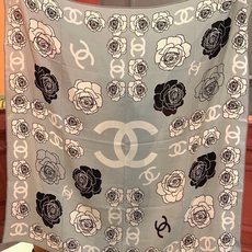 香奈儿上新❤️【Chanel】 经典茶花优雅Coco风,Chanel最新丝绒大方巾~气质到骨子里,香奶奶 香奈儿上新❤️【Chanel】 经典茶花优雅Coco风,Chanel最新丝绒大方巾~气质到骨子里,香奶奶