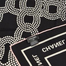 Chanel ~【140顶级双面丝绒披肩】香家logo与字母的完美碰撞设计底部还有隐隐约约的双C小Log Chanel ~【140顶级双面丝绒披肩】香家logo与字母的完美碰撞设计底部还有隐隐约约的双C小Log