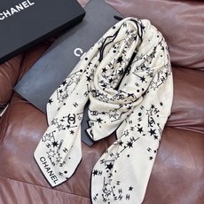 Chanel ~新品~【140顶级丝绒双面同色】繁星点点与双C的完美结合适合各种场合搭配使用黑白两色经典 Chanel ~新品~【140顶级丝绒双面同色】繁星点点与双C的完美结合适合各种场合搭配使用黑白两色经典