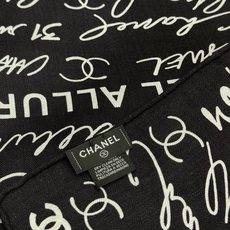 Chanel-丝绒双面方巾【140双面同色】出道即巅峰🐂火爆到一条难求🖤高级感十足的字母CC,和一切经典 Chanel-丝绒双面方巾【140双面同色】出道即巅峰🐂火爆到一条难求🖤高级感十足的字母CC,和一切经典