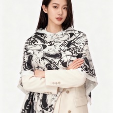 高级成衣系列~Chanel 【140双面同色丝绒披肩】此系列谱写一曲自由轻灵的赞歌本系列作品创新演绎品牌 高级成衣系列~Chanel 【140双面同色丝绒披肩】此系列谱写一曲自由轻灵的赞歌本系列作品创新演绎品牌