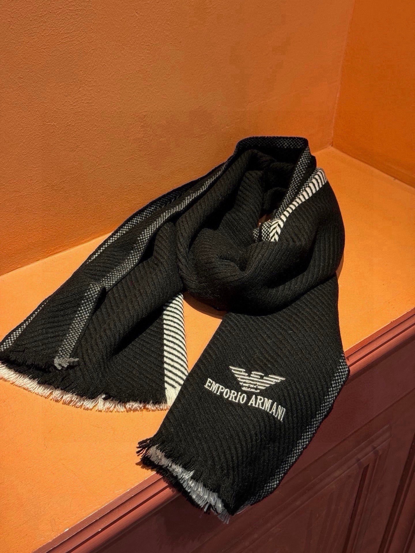 EMPORIO ARMANI。EA阿玛尼。秋冬新品，男士羊绒围巾。，无敌贴身质感，弹力极好，超级搭配王，EA每年必出的经