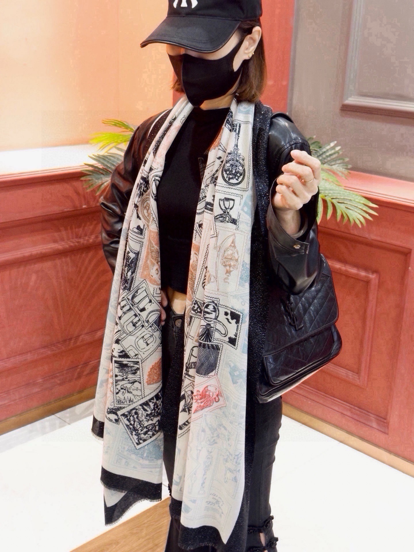 会发光发亮的围巾 羊绒新款🆕👏买了都说好看‼️推荐💕爱马仕羊绒方巾，顶级工艺超值‼️爱马仕专柜爆款🎁💟立体呈现图案纹路实