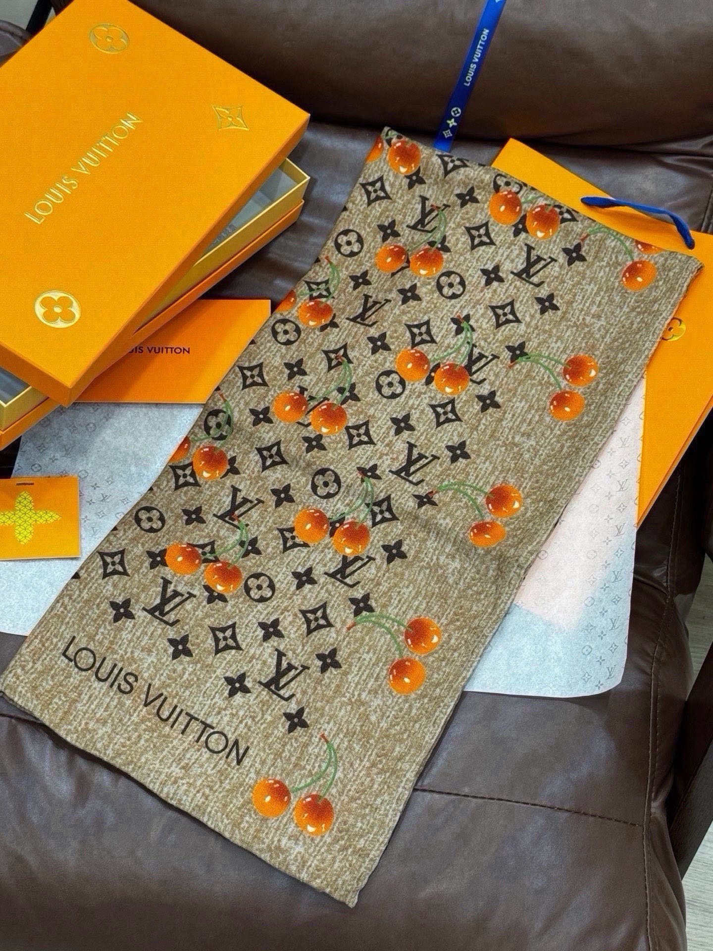 LV X TM MONOGRAM CERISE 140丝绒方巾 【140双面丝绒同色】 LV × TM Monogram