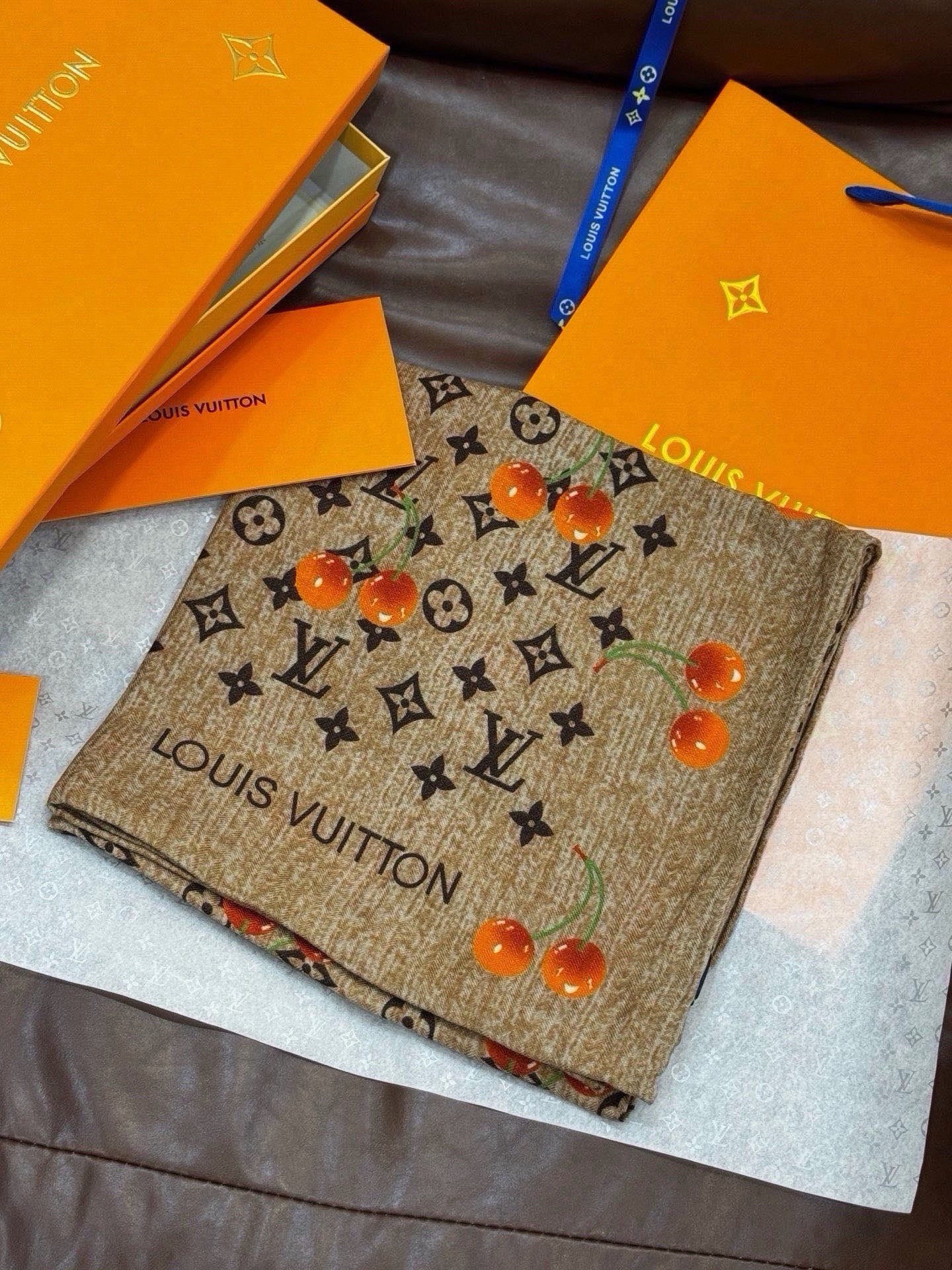 LV X TM MONOGRAM CERISE 140丝绒方巾 【140双面丝绒同色】 LV × TM Monogram