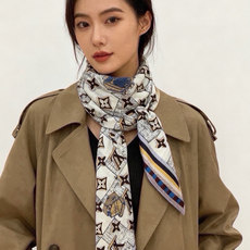 LV x TM 140披肩 【140顶级丝绒双面同色披肩】 本款L Multicolor披肩出自路易威登与知名日本艺术家 LV x TM 140披肩 【140顶级丝绒双面同色披肩】 本款L Multicolor披肩出自路易威登与知名日本艺术家
