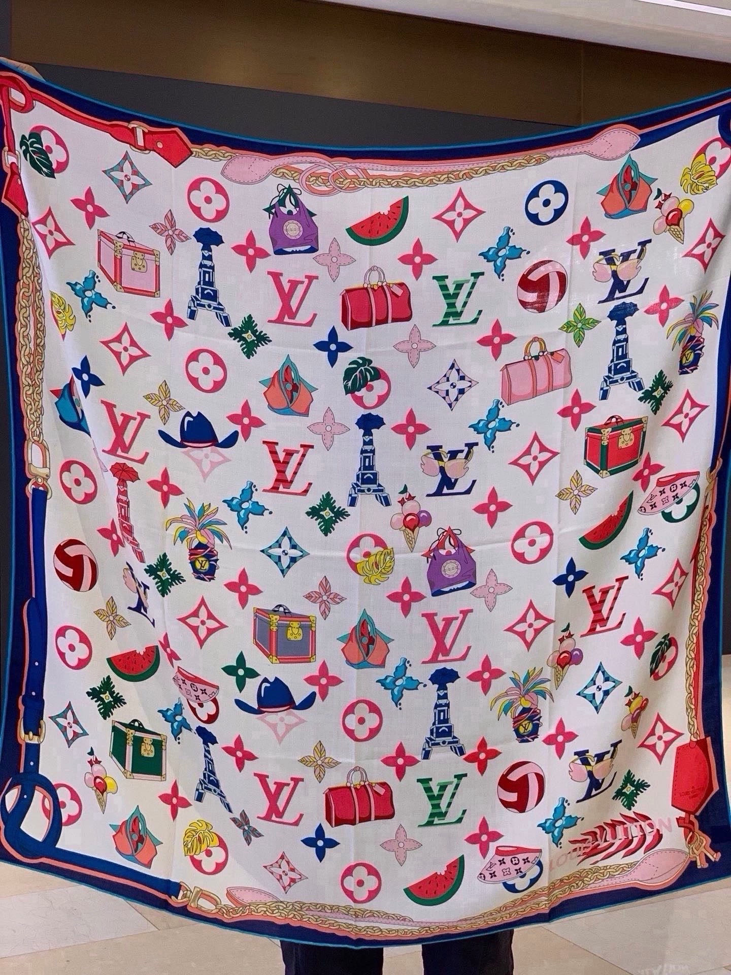 LV x TM 140披肩 【140顶级丝绒双面同色披肩】 本款L Multicolor披肩出自路易威登与知名日本艺术家
