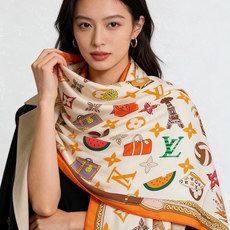 LV x TM 140披肩 【140顶级丝绒双面同色披肩】 本款L Multicolor披肩出自路易威登与知名日本艺术家 LV x TM 140披肩 【140顶级丝绒双面同色披肩】 本款L Multicolor披肩出自路易威登与知名日本艺术家