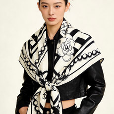 高级成衣系列~Chanel 【140双面同色丝绒披肩】 此系列谱写一曲自由轻灵的赞歌 本系列作品创新演绎品牌的风格符号 高级成衣系列~Chanel 【140双面同色丝绒披肩】 此系列谱写一曲自由轻灵的赞歌 本系列作品创新演绎品牌的风格符号