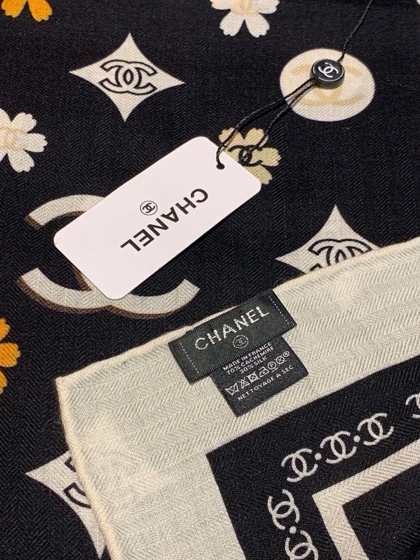 香奈儿上新❤️ 【Chanel】  经典茶花优雅Coco风，Chanel最新丝绒大方巾~气质到骨子里，香奶奶新一季的面料