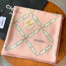 高级成衣系列~Chanel 【140双面同色丝绒披肩】 此系列谱写一曲自由轻灵的赞歌 本系列作品创新演绎品牌的风格符号 高级成衣系列~Chanel 【140双面同色丝绒披肩】 此系列谱写一曲自由轻灵的赞歌 本系列作品创新演绎品牌的风格符号