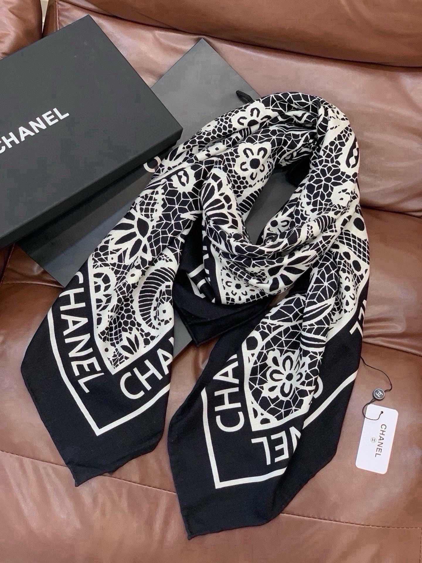 高级成衣系列~Chanel 【140双面同色丝绒披肩】 此系列谱写一曲自由轻灵的赞歌 本系列作品创新演绎品牌的风格符号 高级成衣系列~Chanel 【140双面同色丝绒披肩】 此系列谱写一曲自由轻灵的赞歌 本系列作品创新演绎品牌的风格符号