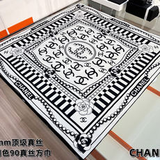 Chanel 26c~ 【18mm顶级双面真丝印花丝巾】 设计元素主要是cclogo、珍珠、山茶花 非常经典的设计、不挑 Chanel 26c~ 【18mm顶级双面真丝印花丝巾】 设计元素主要是cclogo、珍珠、山茶花 非常经典的设计、不挑