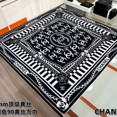 Chanel 26c~ 【18mm顶级双面真丝印花丝巾】 设计元素主要是cclogo、珍珠、山茶花 非常经典的设计、不挑 Chanel 26c~ 【18mm顶级双面真丝印花丝巾】 设计元素主要是cclogo、珍珠、山茶花 非常经典的设计、不挑