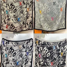 LV x TM 140披肩 【140顶级丝绒双面同色披肩】 本款L Multicolor披肩出自路易威登与知名日本艺术家 LV x TM 140披肩 【140顶级丝绒双面同色披肩】 本款L Multicolor披肩出自路易威登与知名日本艺术家