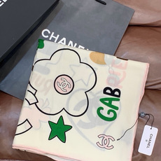 高级成衣系列~Chanel 【140双面同色丝绒披肩】 此系列谱写一曲自由轻灵的赞歌 本系列作品创新演绎品牌的风格符号 高级成衣系列~Chanel 【140双面同色丝绒披肩】 此系列谱写一曲自由轻灵的赞歌 本系列作品创新演绎品牌的风格符号