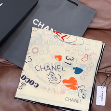 高级成衣系列~Chanel 【140双面同色丝绒披肩】 此系列谱写一曲自由轻灵的赞歌 本系列作品创新演绎品牌的风格符号 高级成衣系列~Chanel 【140双面同色丝绒披肩】 此系列谱写一曲自由轻灵的赞歌 本系列作品创新演绎品牌的风格符号