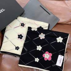 📦新款💖💖🏻🏻【山茶花印花140】140丝绒双面同色印花方巾‼️抢‼️VIP推荐 ‼️下手一定要快【高端 大爱 ‼️纯羊 📦新款💖💖🏻🏻【山茶花印花140】140丝绒双面同色印花方巾‼️抢‼️VIP推荐 ‼️下手一定要快【高端 大爱 ‼️纯羊