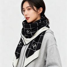 【升级双面同色 加密面料】 上新❤️ 140*140台版印花 黑白二色 高级都市新贵!山茶花的再一次邂逅!绝对的 【升级双面同色 加密面料】 上新❤️ 140*140台版印花 黑白二色 高级都市新贵!山茶花的再一次邂逅!绝对的
