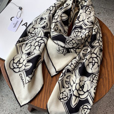 【升级双面同色 加密面料】 上新❤️ 140*140台版印花 黑白二色 高级都市新贵!山茶花的再一次邂逅!绝对的 【升级双面同色 加密面料】 上新❤️ 140*140台版印花 黑白二色 高级都市新贵!山茶花的再一次邂逅!绝对的