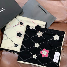 📦新款💖💖🏻🏻【山茶花印花140】140丝绒双面同色印花方巾‼️抢‼️VIP推荐 ‼️下手一定要快【高端 大爱 ‼️纯羊 📦新款💖💖🏻🏻【山茶花印花140】140丝绒双面同色印花方巾‼️抢‼️VIP推荐 ‼️下手一定要快【高端 大爱 ‼️纯羊