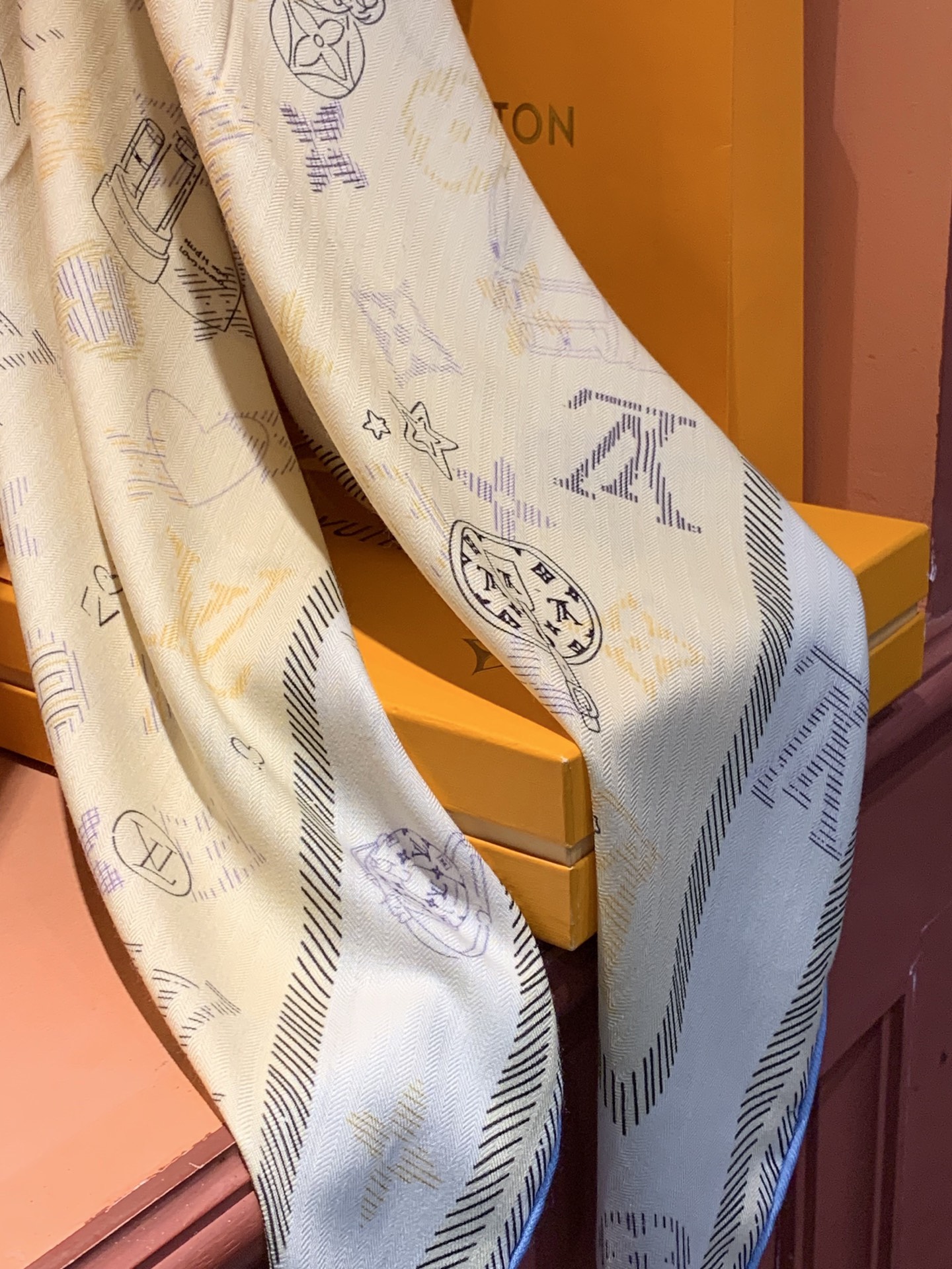JARDIN DES PLANTES 140双面丝绒～ 【LV秋冬新品】 Jardin Des Plantes 丝绒披肩