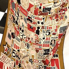高级成衣系列~Chanel 【140双面同色丝绒披肩】 此系列谱写一曲自由轻灵的赞歌 本系列作品创新演绎品牌的风格符号 高级成衣系列~Chanel 【140双面同色丝绒披肩】 此系列谱写一曲自由轻灵的赞歌 本系列作品创新演绎品牌的风格符号