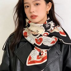 高级成衣系列~Chanel 【140双面同色丝绒披肩】 此系列谱写一曲自由轻灵的赞歌 本系列作品创新演绎品牌的风格符号 高级成衣系列~Chanel 【140双面同色丝绒披肩】 此系列谱写一曲自由轻灵的赞歌 本系列作品创新演绎品牌的风格符号