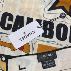 高级成衣系列~Chanel 【140双面同色丝绒披肩】 此系列谱写一曲自由轻灵的赞歌 本系列作品创新演绎品牌的风格符号 高级成衣系列~Chanel 【140双面同色丝绒披肩】 此系列谱写一曲自由轻灵的赞歌 本系列作品创新演绎品牌的风格符号