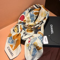 高级成衣系列~Chanel 【140双面同色丝绒披肩】 此系列谱写一曲自由轻灵的赞歌 本系列作品创新演绎品牌的风格符号 高级成衣系列~Chanel 【140双面同色丝绒披肩】 此系列谱写一曲自由轻灵的赞歌 本系列作品创新演绎品牌的风格符号