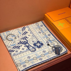 LV x TM 140披肩 【140顶级丝绒双面同色披肩】 本款L Multicolor披肩出自路易威登与知名日本艺术家 LV x TM 140披肩 【140顶级丝绒双面同色披肩】 本款L Multicolor披肩出自路易威登与知名日本艺术家
