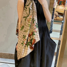 【▪️Gucci双面双色花卉羊绒围巾~超级抬气色!高级女人味!】羊绒围巾也能这么美!!!Gucci这款双面花卉羊绒围巾真 【▪️Gucci双面双色花卉羊绒围巾~超级抬气色!高级女人味!】羊绒围巾也能这么美!!!Gucci这款双面花卉羊绒围巾真