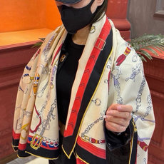 羊绒新款🆕👏👏买了都说好看‼️推荐💕爱马仕双面同色羊绒方巾【跃动的马儿双面同色140】,顶级工艺超值‼️爱马仕专柜爆款🎁 羊绒新款🆕👏👏买了都说好看‼️推荐💕爱马仕双面同色羊绒方巾【跃动的马儿双面同色140】,顶级工艺超值‼️爱马仕专柜爆款🎁