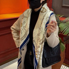 羊绒新款🆕👏👏买了都说好看‼️推荐💕爱马仕双面同色羊绒方巾【跃动的马儿双面同色140】,顶级工艺超值‼️爱马仕专柜爆款🎁 羊绒新款🆕👏👏买了都说好看‼️推荐💕爱马仕双面同色羊绒方巾【跃动的马儿双面同色140】,顶级工艺超值‼️爱马仕专柜爆款🎁