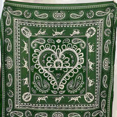 ✨✨【双面同色 丝绒款】H家羊绒新款 买了都说好看‼️推荐💕【爱心骏马 140】羊绒方巾‼️H家ZG爆款🎁💟立体呈现图案 ✨✨【双面同色 丝绒款】H家羊绒新款 买了都说好看‼️推荐💕【爱心骏马 140】羊绒方巾‼️H家ZG爆款🎁💟立体呈现图案