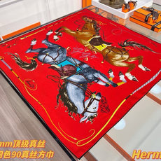 “纵意驰骋”90方巾-Hermes 丝巾名称:纵意驰骋 设计师:Thibaut Rassat 尺寸:88.5 ×88. “纵意驰骋”90方巾-Hermes 丝巾名称:纵意驰骋 设计师:Thibaut Rassat 尺寸:88.5 ×88.