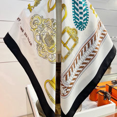 爱马仕(Hermès)90丝巾 经典款“Boucles et Sangles du Trian”真丝方巾 采用18m 爱马仕(Hermès)90丝巾 经典款“Boucles et Sangles du Trian”真丝方巾 采用18m
