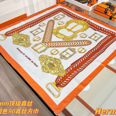 爱马仕(Hermès)90丝巾 经典款“Boucles et Sangles du Trian”真丝方巾 采用18m 爱马仕(Hermès)90丝巾 经典款“Boucles et Sangles du Trian”真丝方巾 采用18m
