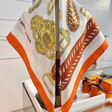 爱马仕(Hermès)90丝巾 经典款“Boucles et Sangles du Trian”真丝方巾 采用18m 爱马仕(Hermès)90丝巾 经典款“Boucles et Sangles du Trian”真丝方巾 采用18m