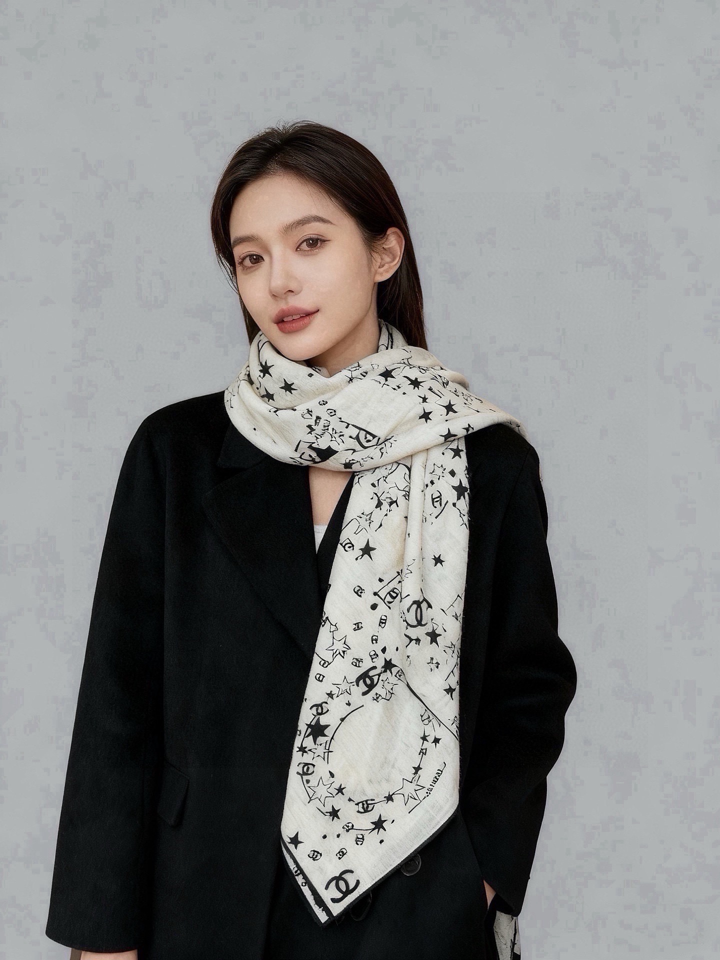 Chanel ~新品～ 【140顶级丝绒双面同色】 繁星点点与双C的完美结合 适合各种场合搭配使用 黑白两色经典优雅 真