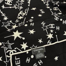 Chanel ~新品~ 【140顶级丝绒双面同色】 繁星点点与双C的完美结合 适合各种场合搭配使用 黑白两色经典优雅 真 Chanel ~新品~ 【140顶级丝绒双面同色】 繁星点点与双C的完美结合 适合各种场合搭配使用 黑白两色经典优雅 真