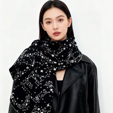 Chanel ~新品~ 【140顶级丝绒双面同色】 繁星点点与双C的完美结合 适合各种场合搭配使用 黑白两色经典优雅 真 Chanel ~新品~ 【140顶级丝绒双面同色】 繁星点点与双C的完美结合 适合各种场合搭配使用 黑白两色经典优雅 真