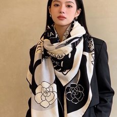 📦新款💖💖🏻🏻【山茶花印花140】140丝绒双面同色印花方巾‼️抢‼️VIP推荐 ‼️下手一定要快【高端 大爱 ‼️纯羊 📦新款💖💖🏻🏻【山茶花印花140】140丝绒双面同色印花方巾‼️抢‼️VIP推荐 ‼️下手一定要快【高端 大爱 ‼️纯羊
