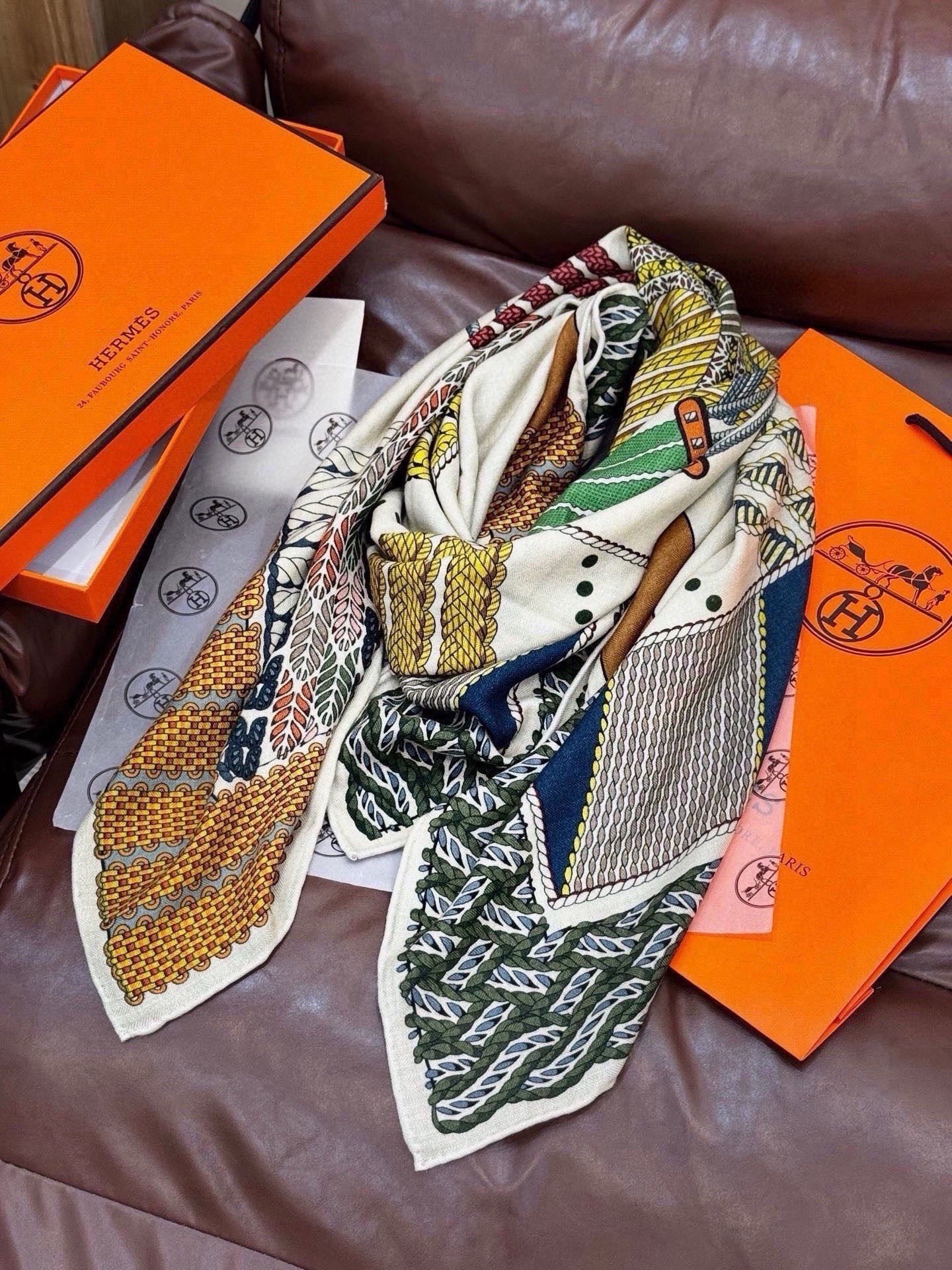 丝巾 |HERMES I Dressage Tressage Dressage Tressage | 盛装舞步 设计师：